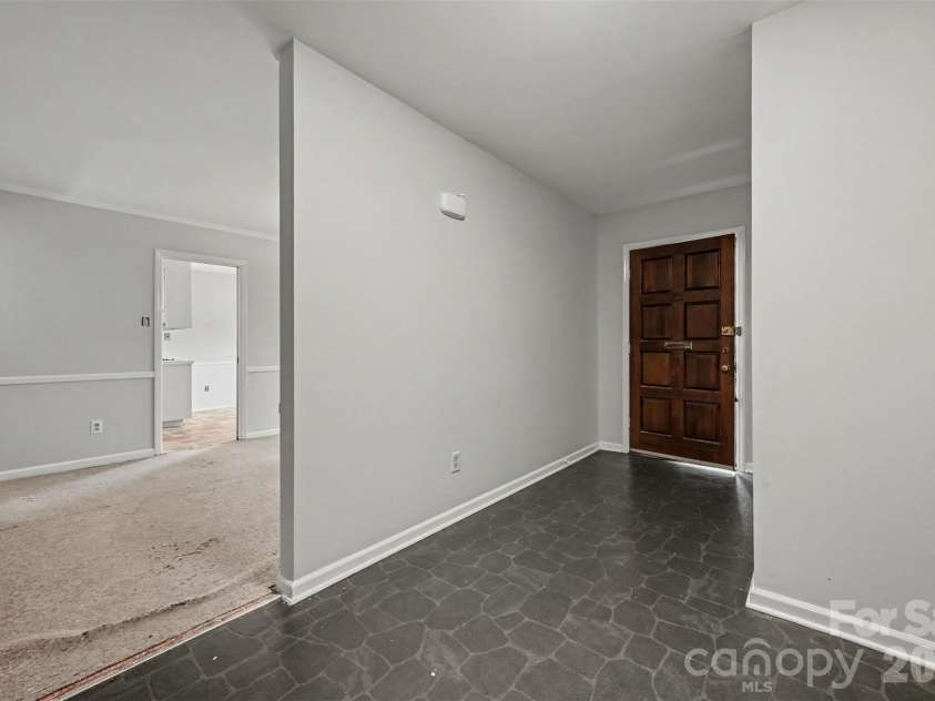 6727 Constitution Lane, Charlotte, NC 28210.  MLS# CAR4418057, YatesRealty ID 49018. 
