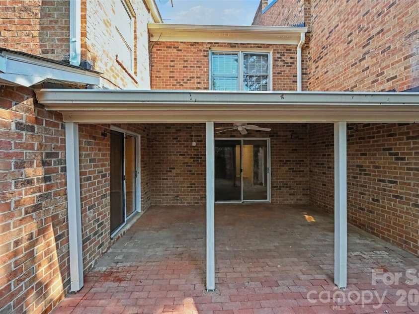 6727 Constitution Lane, Charlotte, NC 28210.  MLS# CAR4418057, YatesRealty ID 49018. 