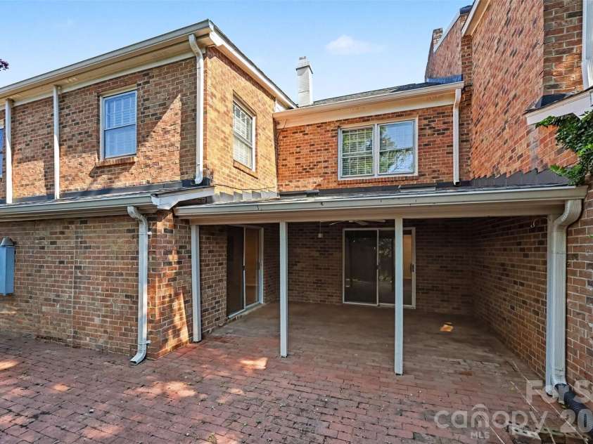 6727 Constitution Lane, Charlotte, NC 28210.  MLS# CAR4418057, YatesRealty ID 49018. 