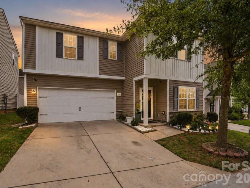 4008 Tulocay Lane, Charlotte, NC 28215.  MLS# CAR4421466, YatesRealty ID 49019. 4008 Tulocay Ln