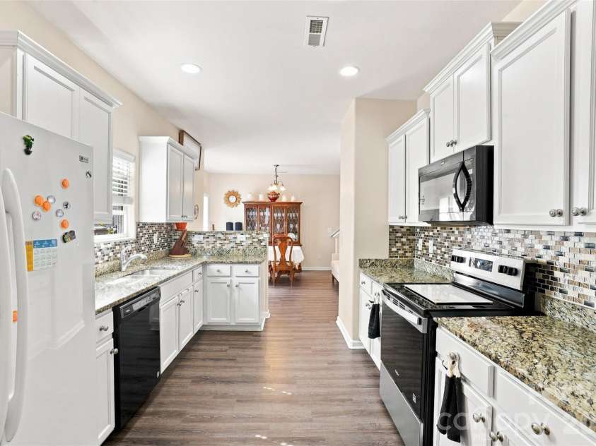 4008 Tulocay Lane, Charlotte, NC 28215.  MLS# CAR4421466, YatesRealty ID 49019. 