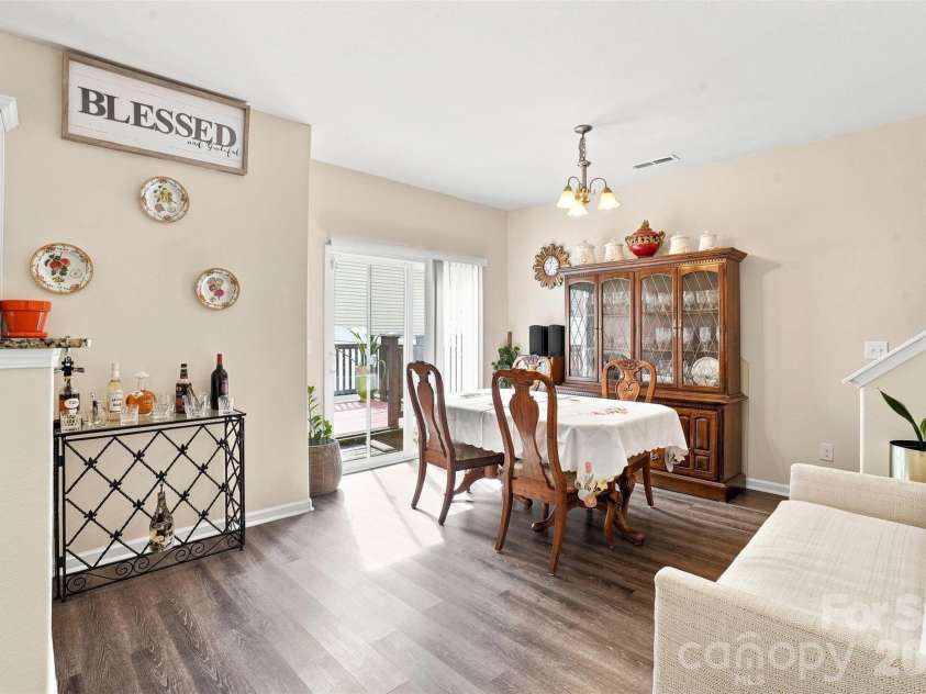 4008 Tulocay Lane, Charlotte, NC 28215.  MLS# CAR4421466, YatesRealty ID 49019. 