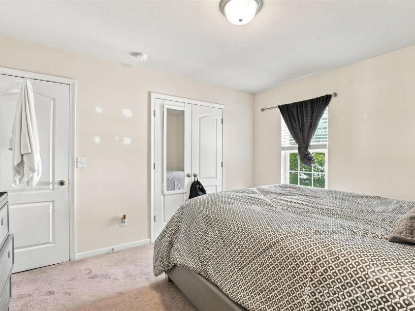 4008 Tulocay Lane, Charlotte, NC 28215.  MLS# CAR4421466, YatesRealty ID 49019. 