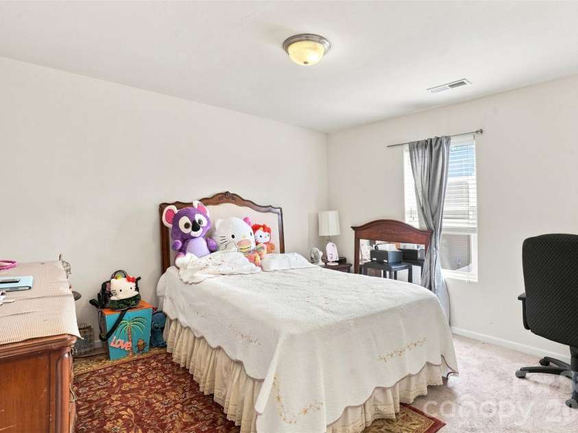 4008 Tulocay Lane, Charlotte, NC 28215.  MLS# CAR4421466, YatesRealty ID 49019. 