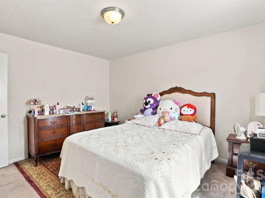 4008 Tulocay Lane, Charlotte, NC 28215.  MLS# CAR4421466, YatesRealty ID 49019. 