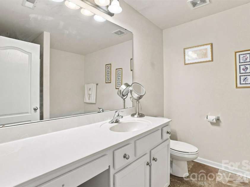 4008 Tulocay Lane, Charlotte, NC 28215.  MLS# CAR4421466, YatesRealty ID 49019. 