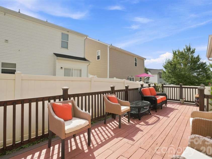 4008 Tulocay Lane, Charlotte, NC 28215.  MLS# CAR4421466, YatesRealty ID 49019. 