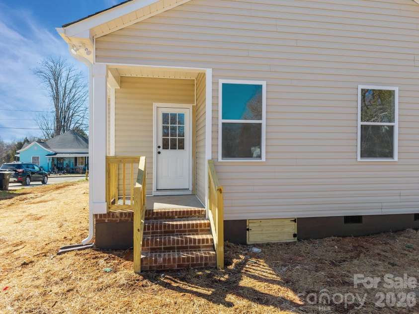 111 Earnhardt Street, Salisbury, NC 28144.  MLS# CAR4340246, YatesRealty ID 4902. 