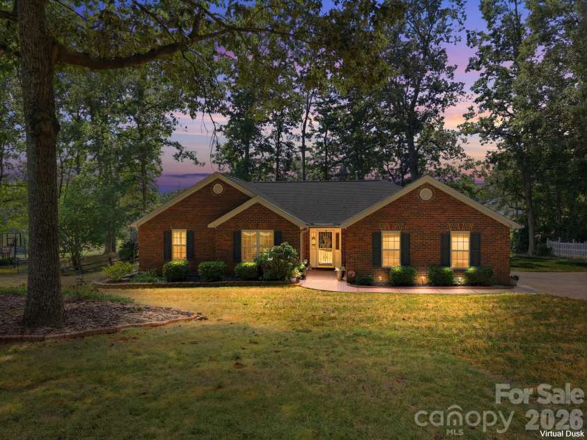 712 Wildwood Drive, Salisbury, NC 28146.  MLS# CAR4421880, YatesRealty ID 49020. 