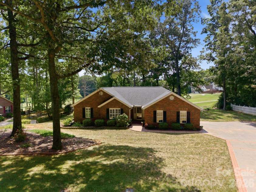 712 Wildwood Drive, Salisbury, NC 28146.  MLS# CAR4421880, YatesRealty ID 49020. 