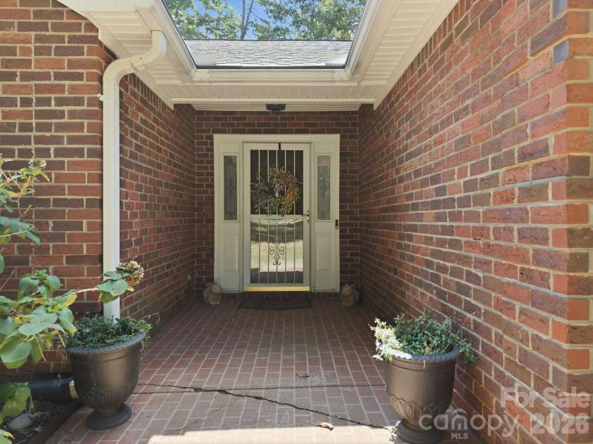 712 Wildwood Drive, Salisbury, NC 28146.  MLS# CAR4421880, YatesRealty ID 49020. 