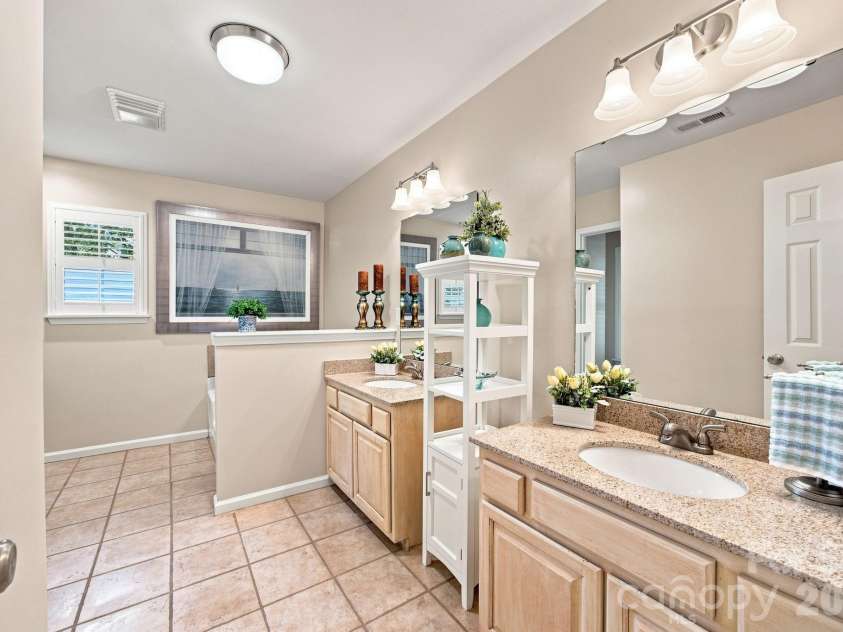 712 Wildwood Drive, Salisbury, NC 28146.  MLS# CAR4421880, YatesRealty ID 49020. 