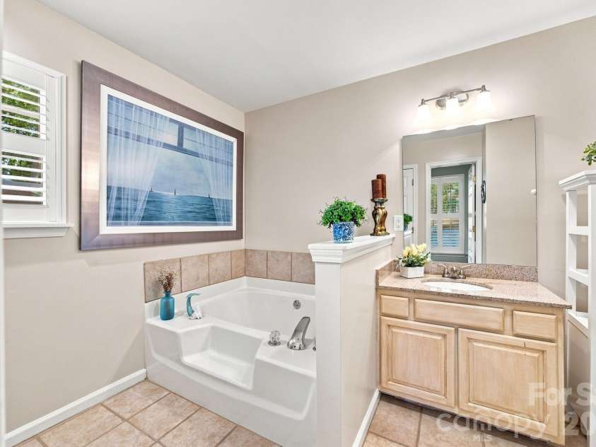 712 Wildwood Drive, Salisbury, NC 28146.  MLS# CAR4421880, YatesRealty ID 49020. 