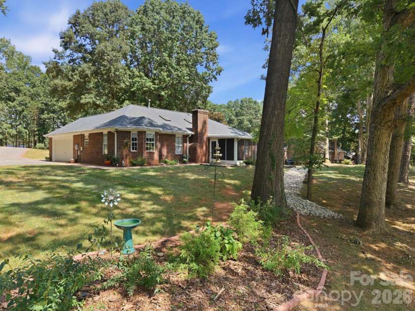 712 Wildwood Drive, Salisbury, NC 28146.  MLS# CAR4421880, YatesRealty ID 49020. 