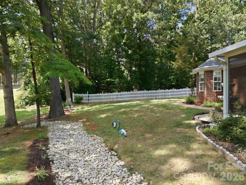 712 Wildwood Drive, Salisbury, NC 28146.  MLS# CAR4421880, YatesRealty ID 49020. 