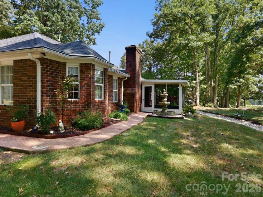 712 Wildwood Drive, Salisbury, NC 28146.  MLS# CAR4421880, YatesRealty ID 49020. 