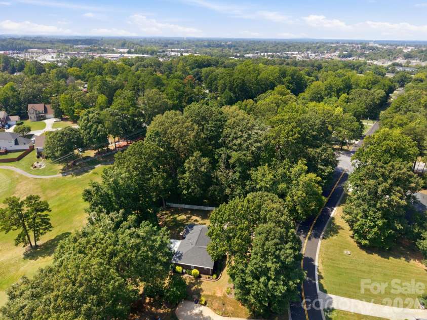 712 Wildwood Drive, Salisbury, NC 28146.  MLS# CAR4421880, YatesRealty ID 49020. 