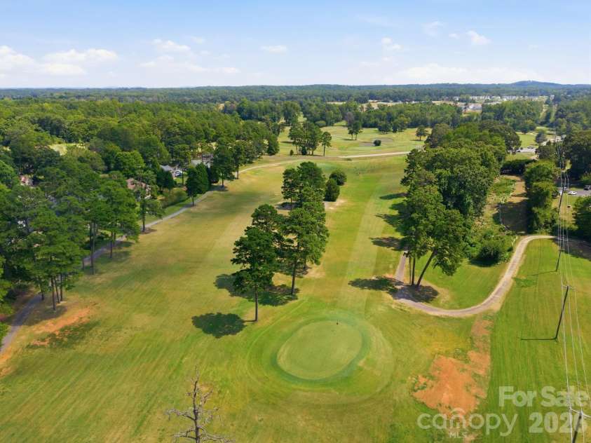 712 Wildwood Drive, Salisbury, NC 28146.  MLS# CAR4421880, YatesRealty ID 49020. 