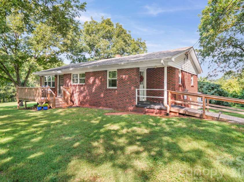 120 Kirkwood Drive, Concord, NC 28025.  MLS# CAR4420881, YatesRealty ID 49021. 