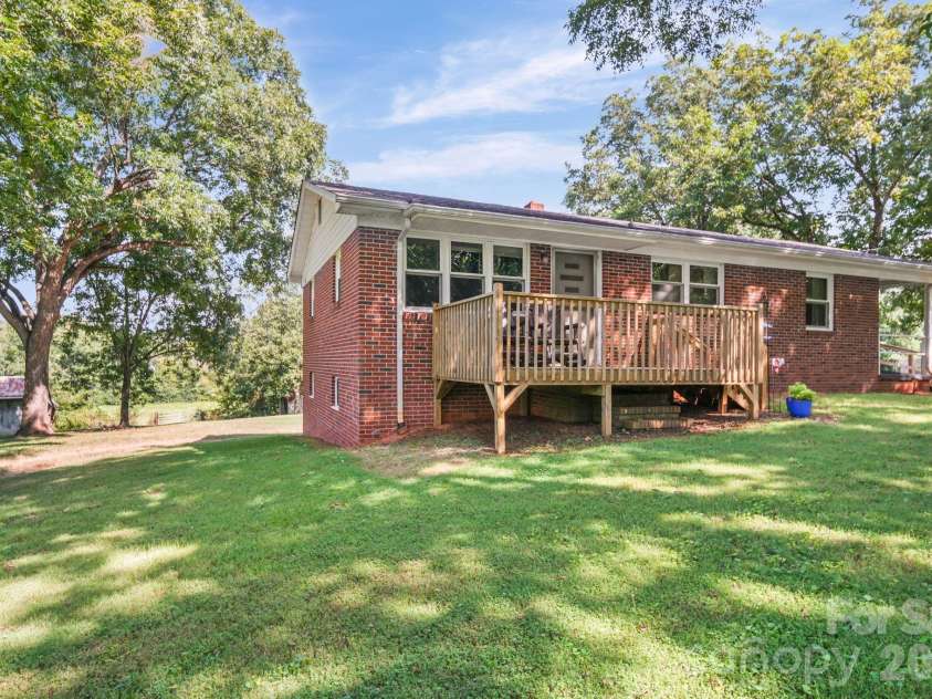 120 Kirkwood Drive, Concord, NC 28025.  MLS# CAR4420881, YatesRealty ID 49021. 