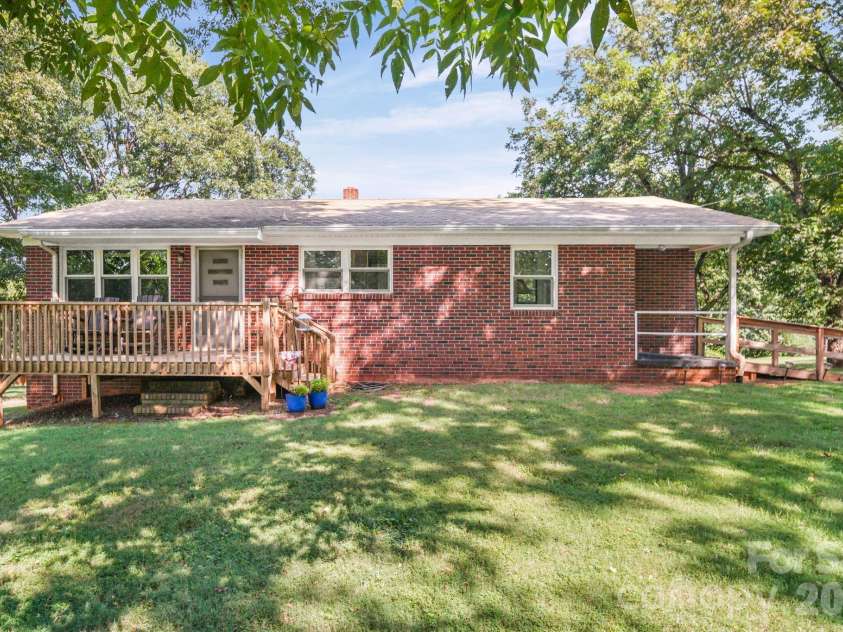 120 Kirkwood Drive, Concord, NC 28025.  MLS# CAR4420881, YatesRealty ID 49021. 