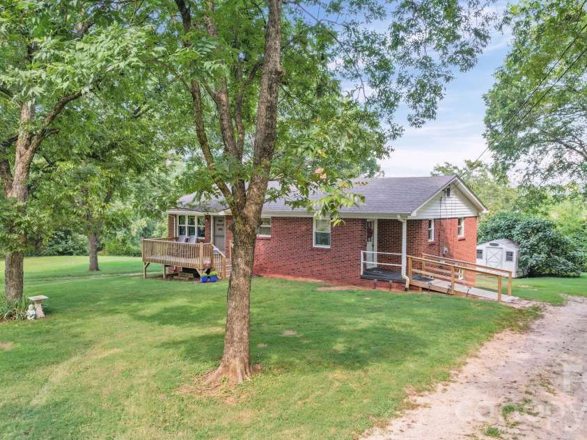 120 Kirkwood Drive, Concord, NC 28025.  MLS# CAR4420881, YatesRealty ID 49021. 