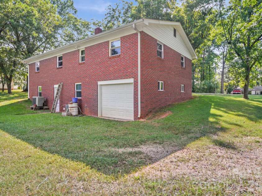 120 Kirkwood Drive, Concord, NC 28025.  MLS# CAR4420881, YatesRealty ID 49021. 