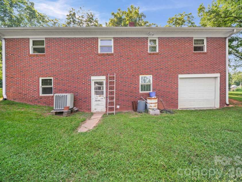 120 Kirkwood Drive, Concord, NC 28025.  MLS# CAR4420881, YatesRealty ID 49021. 