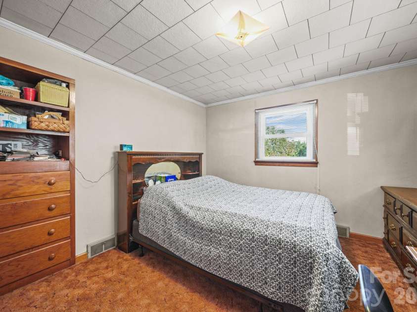 120 Kirkwood Drive, Concord, NC 28025.  MLS# CAR4420881, YatesRealty ID 49021. 