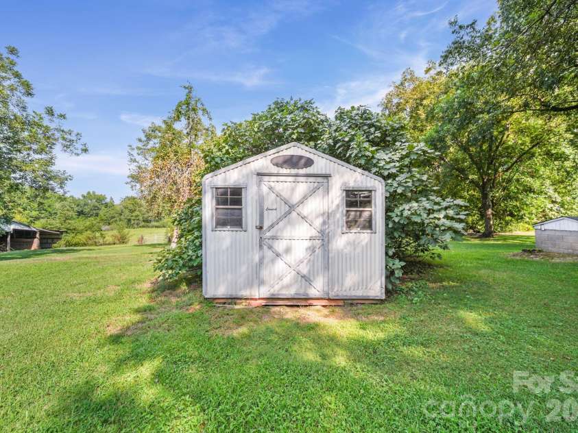 120 Kirkwood Drive, Concord, NC 28025.  MLS# CAR4420881, YatesRealty ID 49021. 