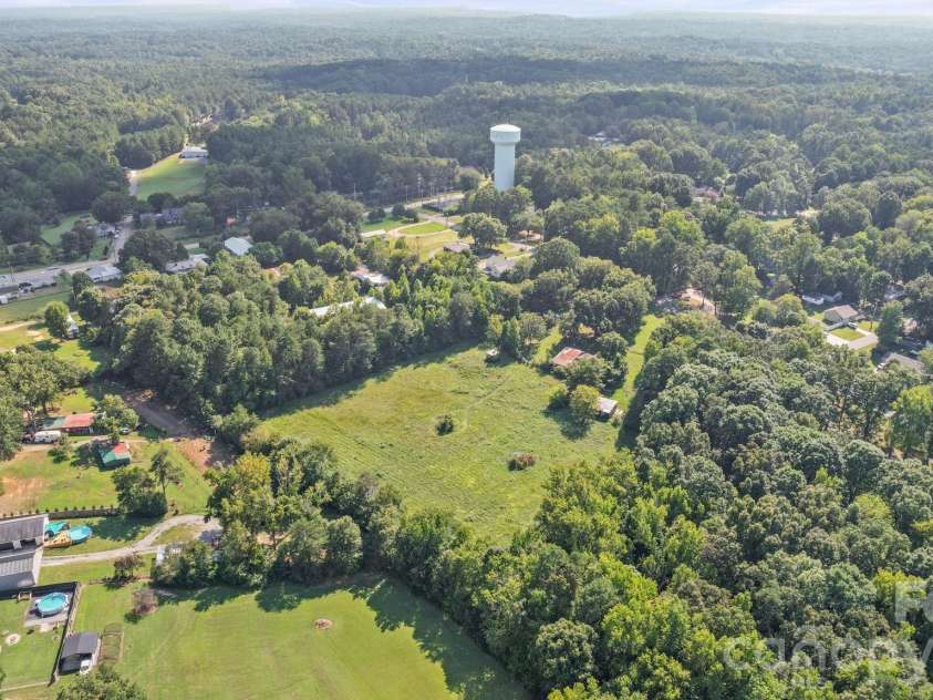 120 Kirkwood Drive, Concord, NC 28025.  MLS# CAR4420881, YatesRealty ID 49021. 
