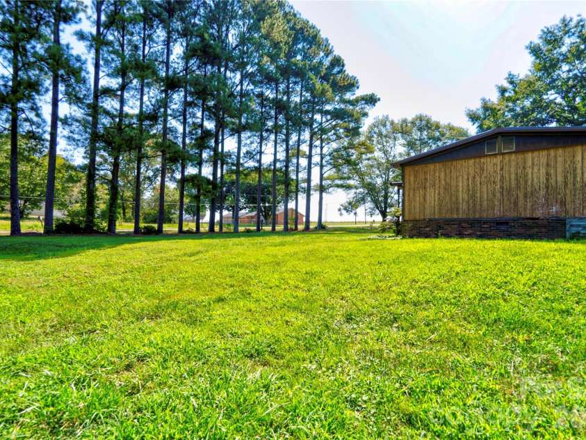 807 Johnnie Bridges Road, Shelby, NC 28150.  MLS# CAR4420066, YatesRealty ID 49023. 