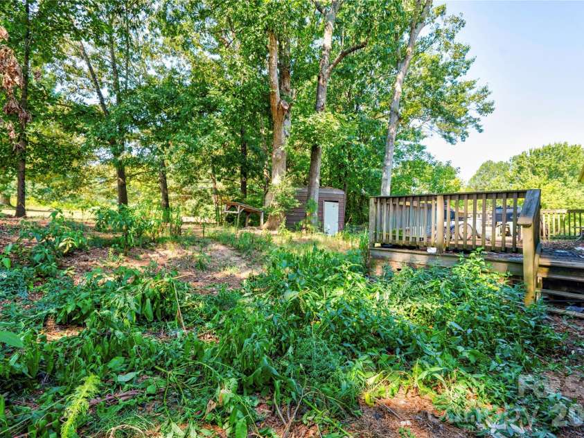 807 Johnnie Bridges Road, Shelby, NC 28150.  MLS# CAR4420066, YatesRealty ID 49023. 