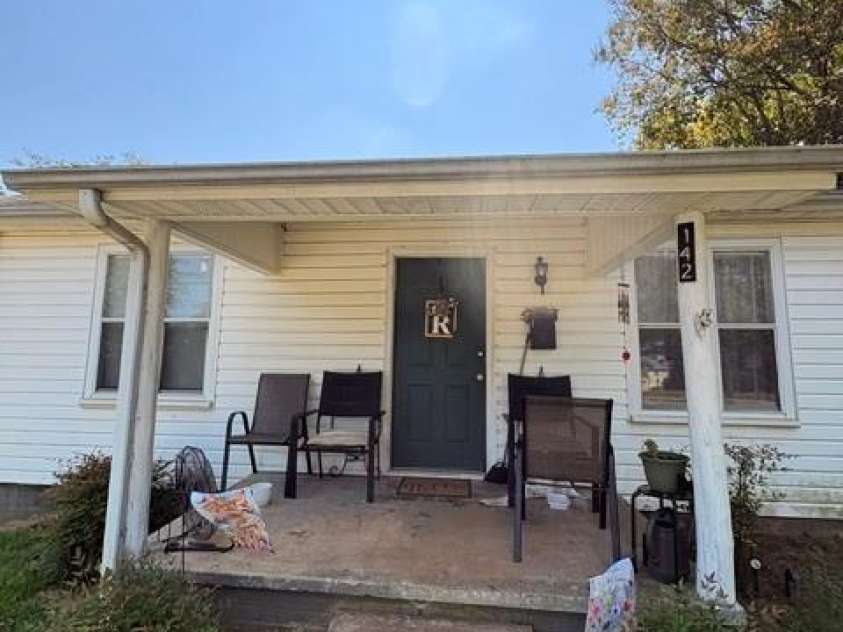 142 Catawba Avenue, Mount Holly, NC 28120.  MLS# CAR4420293, YatesRealty ID 49024. 