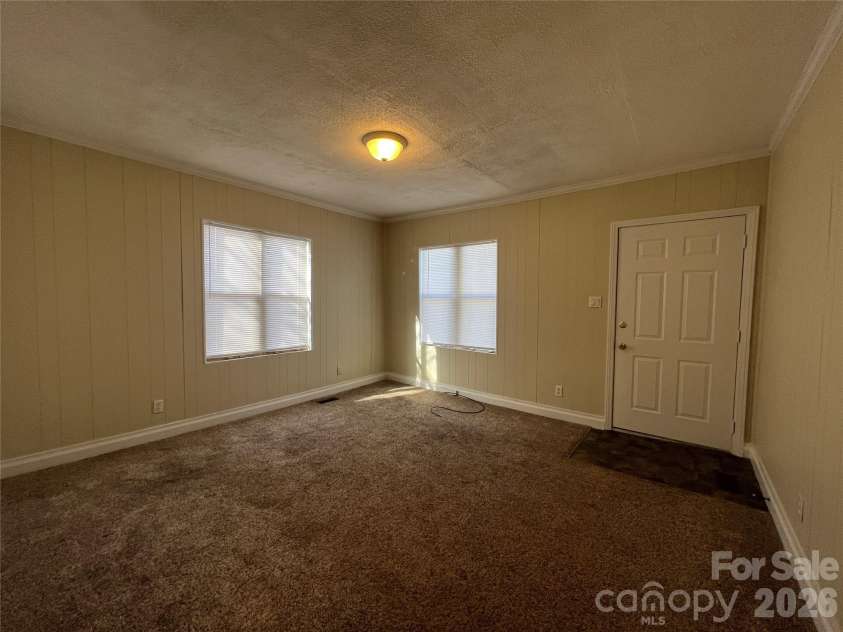 142 Catawba Avenue, Mount Holly, NC 28120.  MLS# CAR4420293, YatesRealty ID 49024. 
