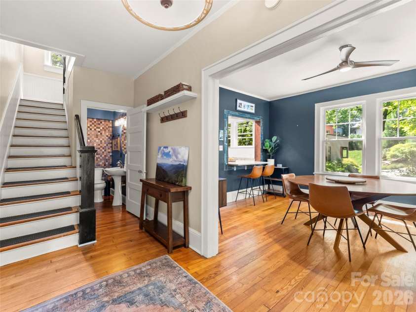 1 Kenilworth Road, Asheville, NC 28803.  MLS# CAR4420250, YatesRealty ID 49025. 