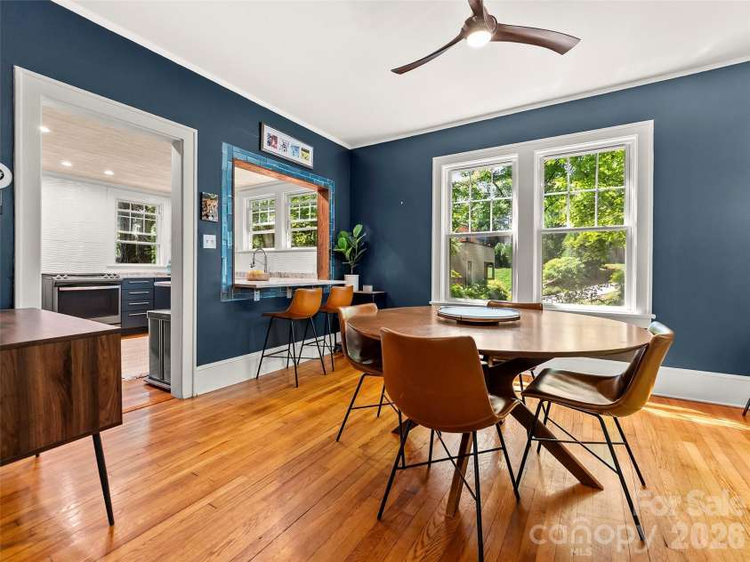 1 Kenilworth Road, Asheville, NC 28803.  MLS# CAR4420250, YatesRealty ID 49025. 