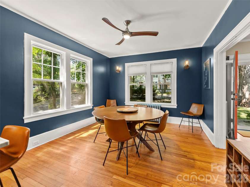 1 Kenilworth Road, Asheville, NC 28803.  MLS# CAR4420250, YatesRealty ID 49025. 