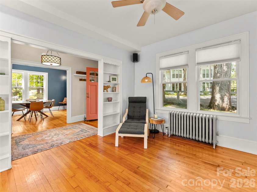 1 Kenilworth Road, Asheville, NC 28803.  MLS# CAR4420250, YatesRealty ID 49025. 
