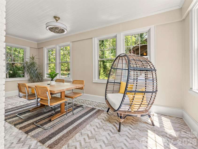 1 Kenilworth Road, Asheville, NC 28803.  MLS# CAR4420250, YatesRealty ID 49025. 