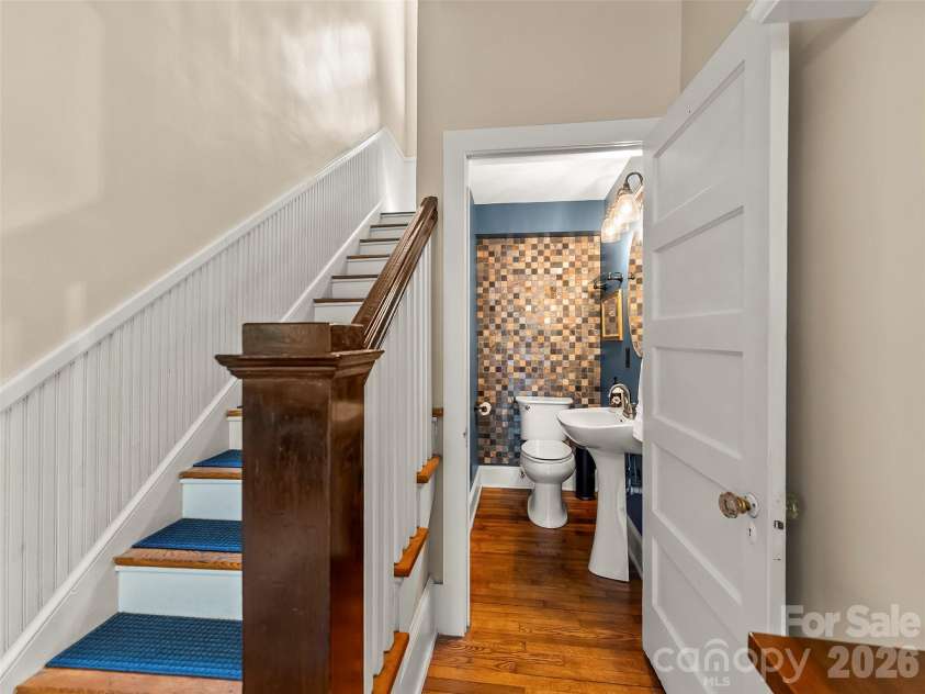 1 Kenilworth Road, Asheville, NC 28803.  MLS# CAR4420250, YatesRealty ID 49025. 