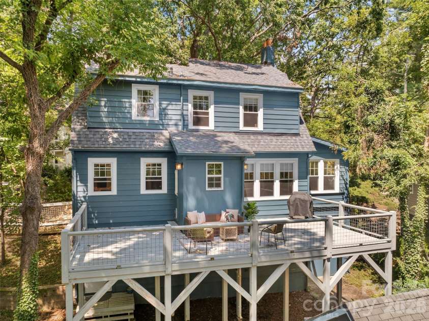 1 Kenilworth Road, Asheville, NC 28803.  MLS# CAR4420250, YatesRealty ID 49025. 