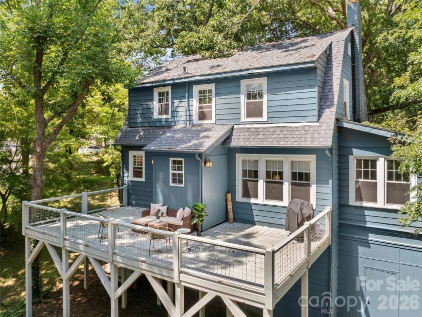 1 Kenilworth Road, Asheville, NC 28803.  MLS# CAR4420250, YatesRealty ID 49025. Huge private deck off the kitchen