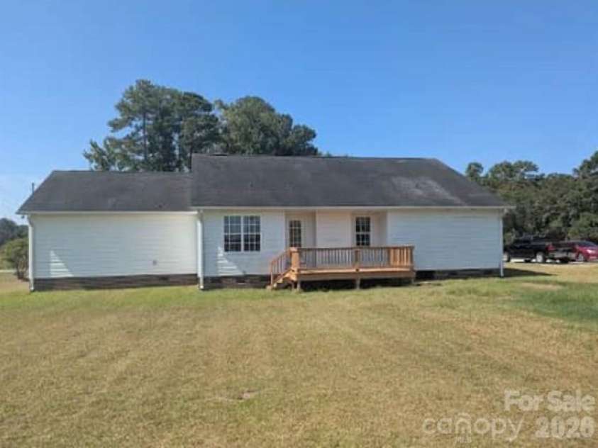 1379 Old Whiteville Road, Lumberton, NC 28358.  MLS# CAR4421953, YatesRealty ID 49029. 