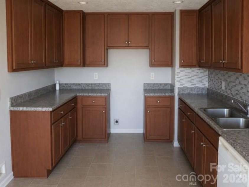1379 Old Whiteville Road, Lumberton, NC 28358.  MLS# CAR4421953, YatesRealty ID 49029. 