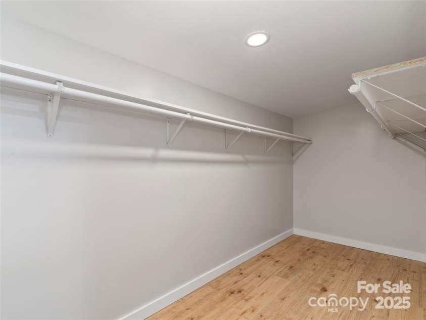 1109 Prestonwood Drive, Hendersonville, NC 28739.  MLS# CAR4330325, YatesRealty ID 4903. 