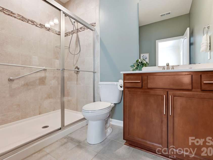 5091 Havencrest Drive, Fort Mill, SC 29715.  MLS# CAR4421716, YatesRealty ID 49031. 