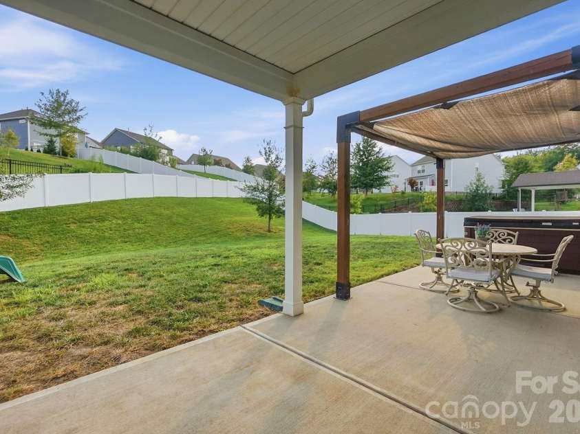 5091 Havencrest Drive, Fort Mill, SC 29715.  MLS# CAR4421716, YatesRealty ID 49031. 