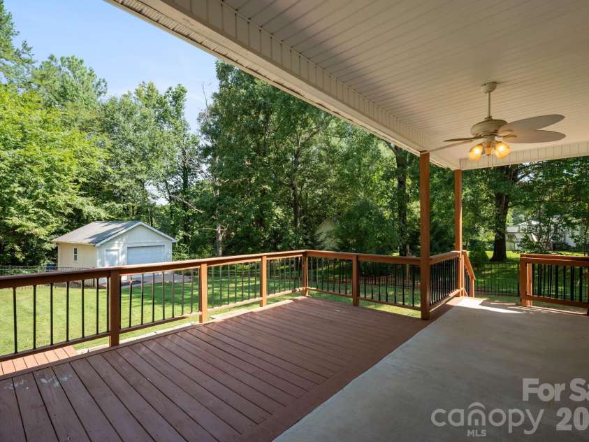 136 Gibralter Point Road, Dallas, NC 28034.  MLS# CAR4420385, YatesRealty ID 49034. 