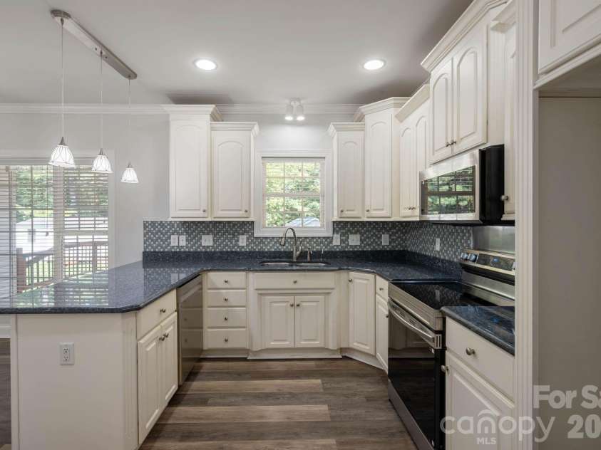 136 Gibralter Point Road, Dallas, NC 28034.  MLS# CAR4420385, YatesRealty ID 49034. 